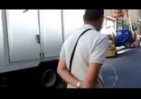 Необычная эвакуация неправильно припаркованного авто