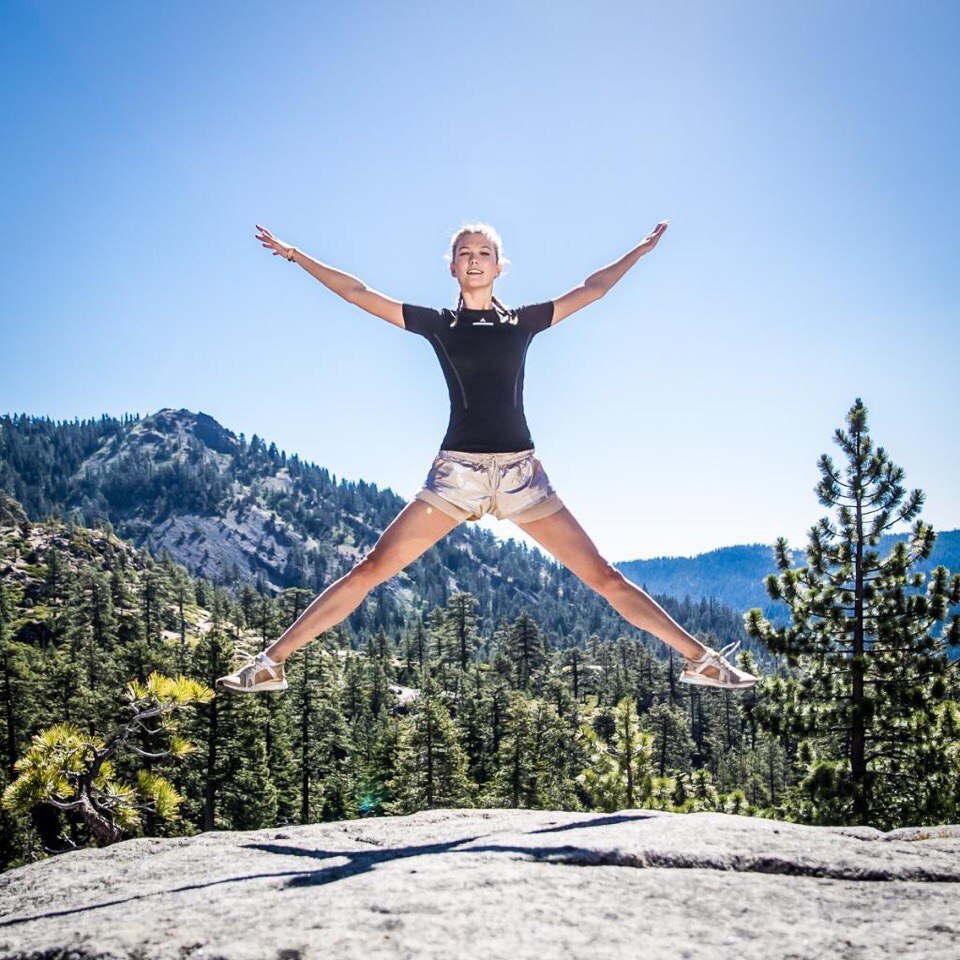 Карли Клосс стала лицом осенне-зимней коллекции Stella McCartney х Adidas