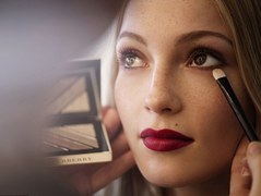 Макияж на Новый год 2016 от Burberry