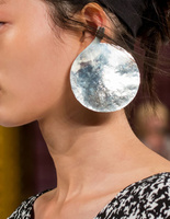 Тренд осені 2016 - величезні сережки