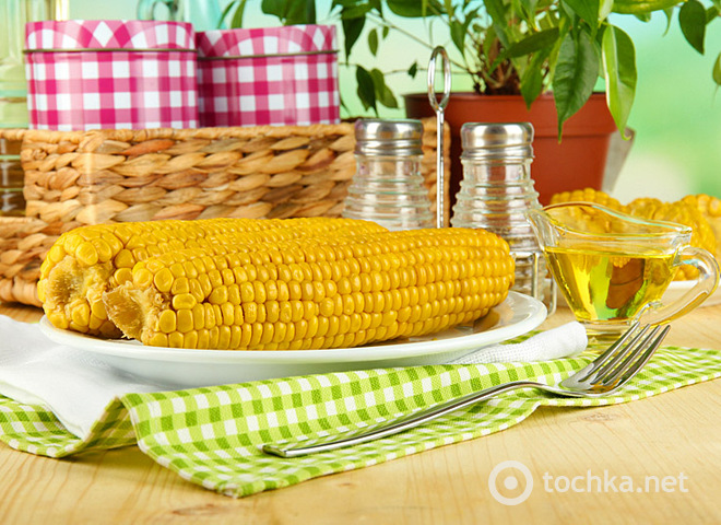 Як правильно варити кукурудзу, щоб вона була смачною