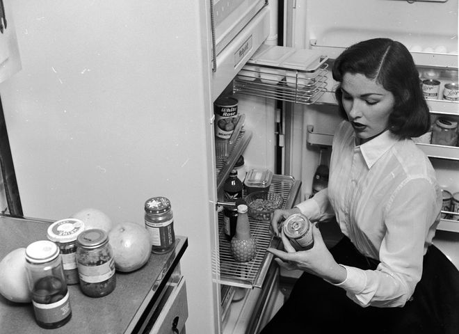 Як позбутися неприємного запаху в холодильнику: поради та рекомендації