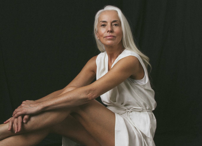 60-летняя модель в рекламе купальников