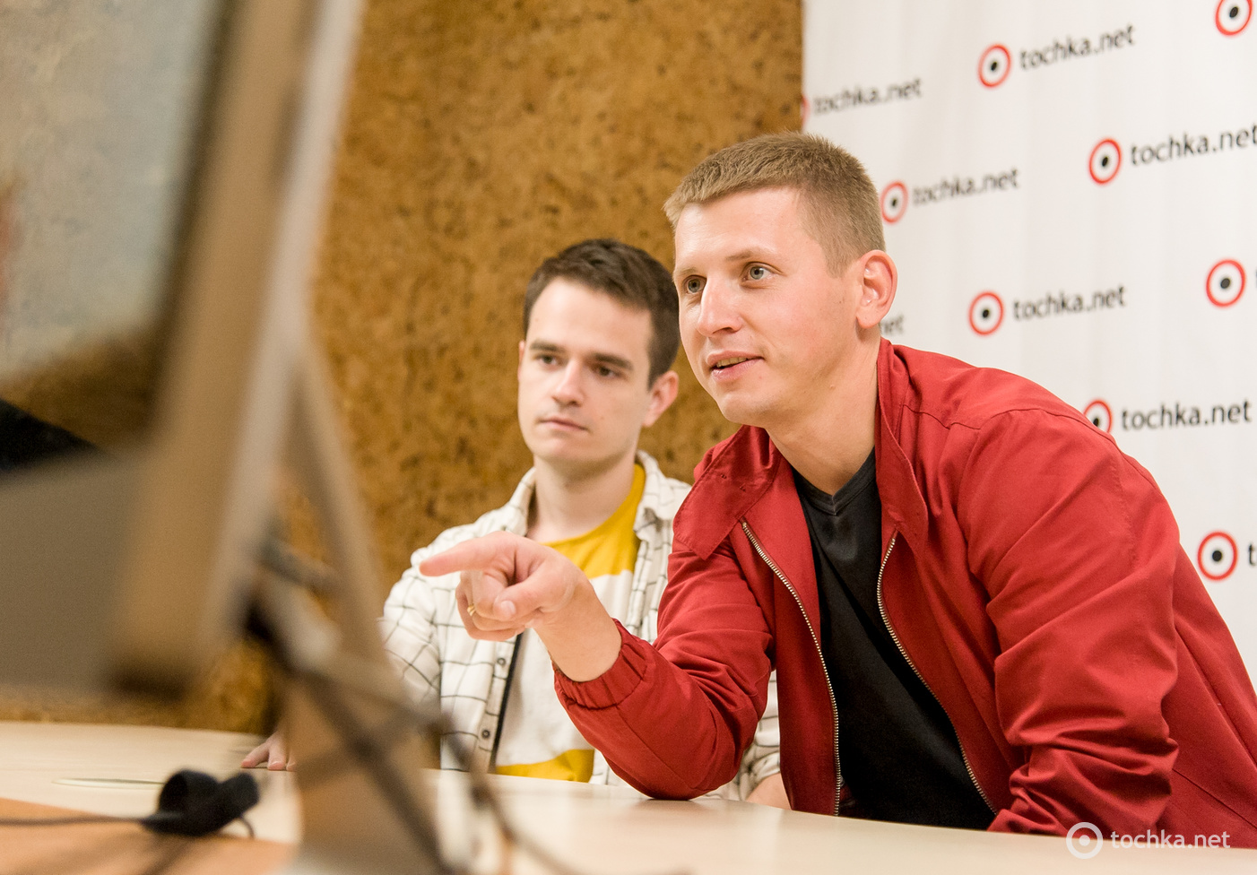 Brunettes Shoot Blondes