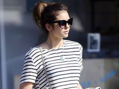 Street style: Нина Добрев в Лос-Анджелесе
