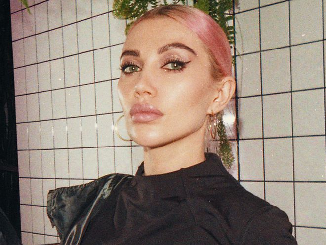 Українська дівчина DJ Univz відіграла сет у Чорнобильській зоні відчуження