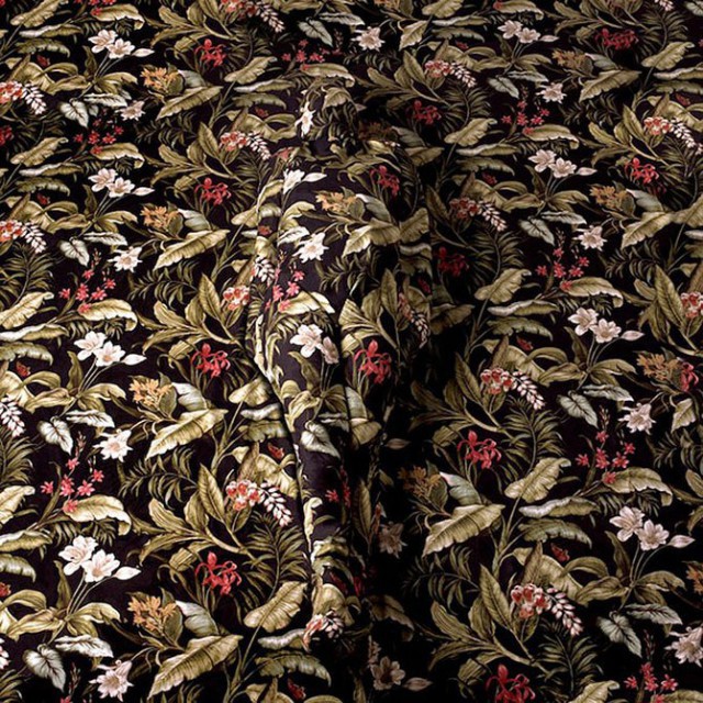 Женщина-хамелеон