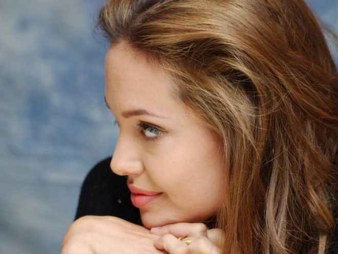 Анджелина Джоли