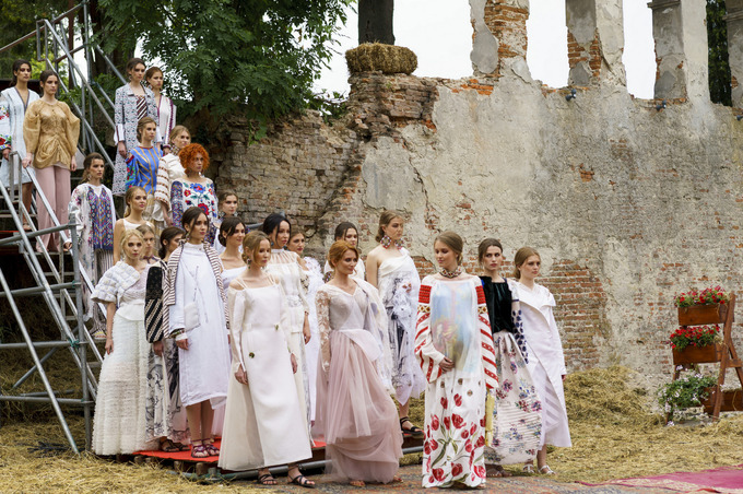 "Украинский Haute Couture": новая коллекция Оксаны Караванской