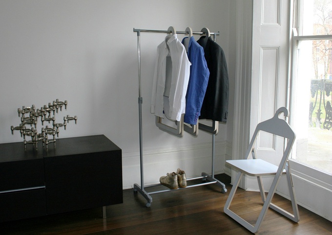 Стілець-вішалка Hanger chair, дизайн - Філіп Малуін (Philippe Malouin)