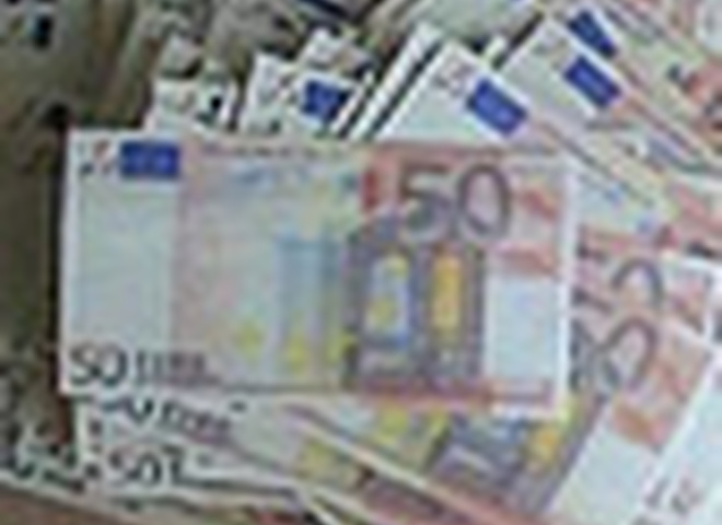 Бабушка выслала внуку фальшивые евро