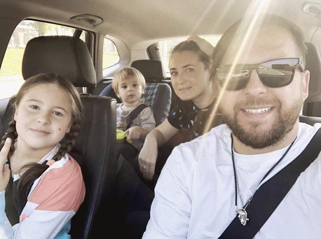 Сергей Танчинец с семьей