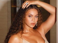 Бейонсе в платье David Koma