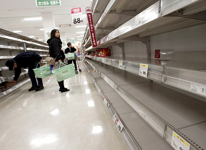 В Японии пустые полки в магазинах