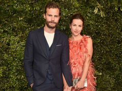 Джеймі Дорнан і Амелія Уорнер