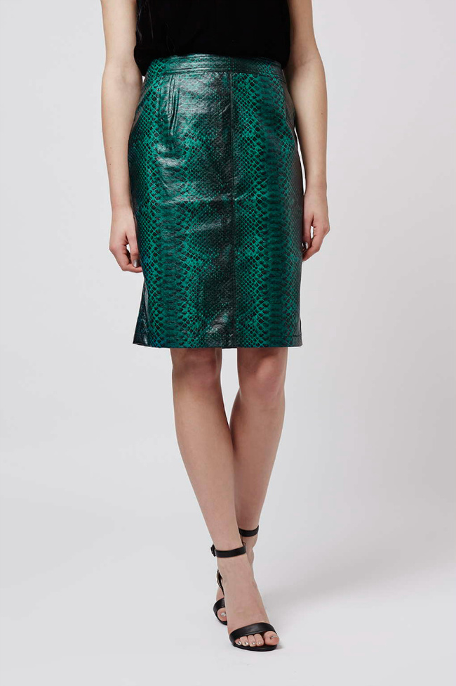 Street style идеи для новогоднего образа: шопинг