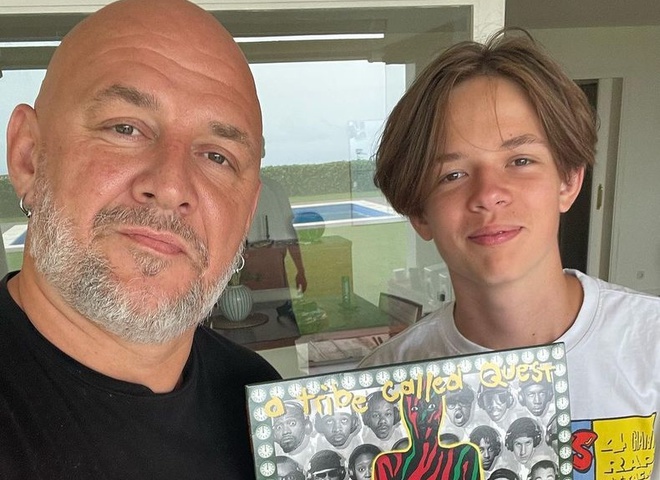 Потап показав, як син проводить із ним літні канікули за кордоном