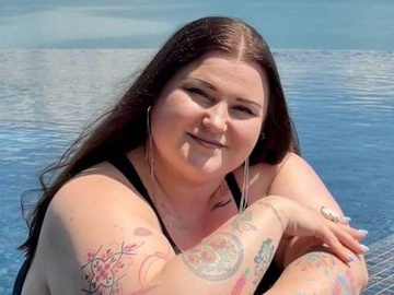 alyona alyona показалась у купальнику з глибоким декольте в Одесі