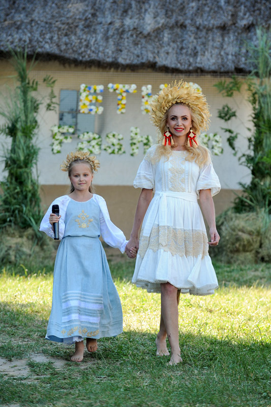 Коллекции Этно-fashion на фестивале «Країна Мрій»: SVITLO