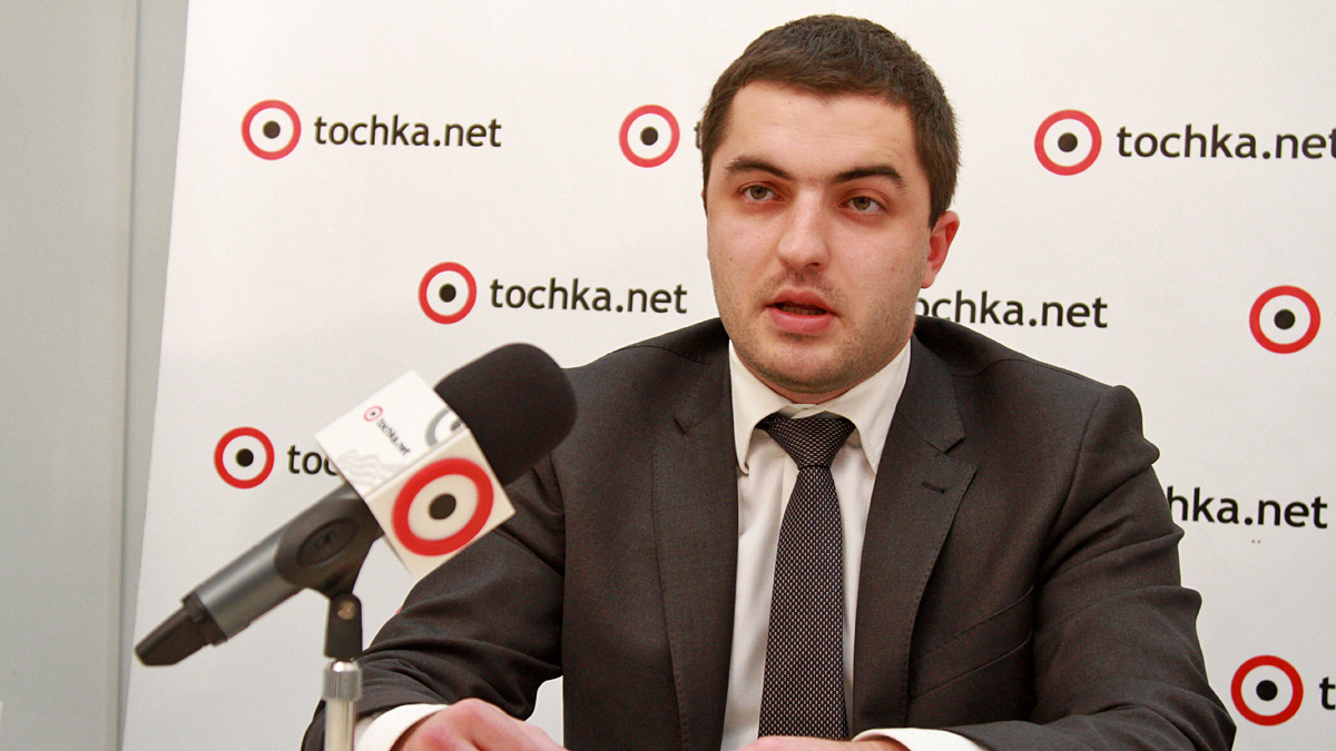 Євген Ларін