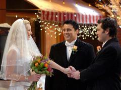 Сценарист сериала  "Друзья" объяснил, почему Фиби и Джоуи не стали парой