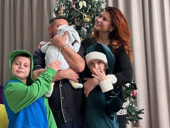 Дружина Монатіка запостила рідкісне фото з їхнім 6-місячним сином