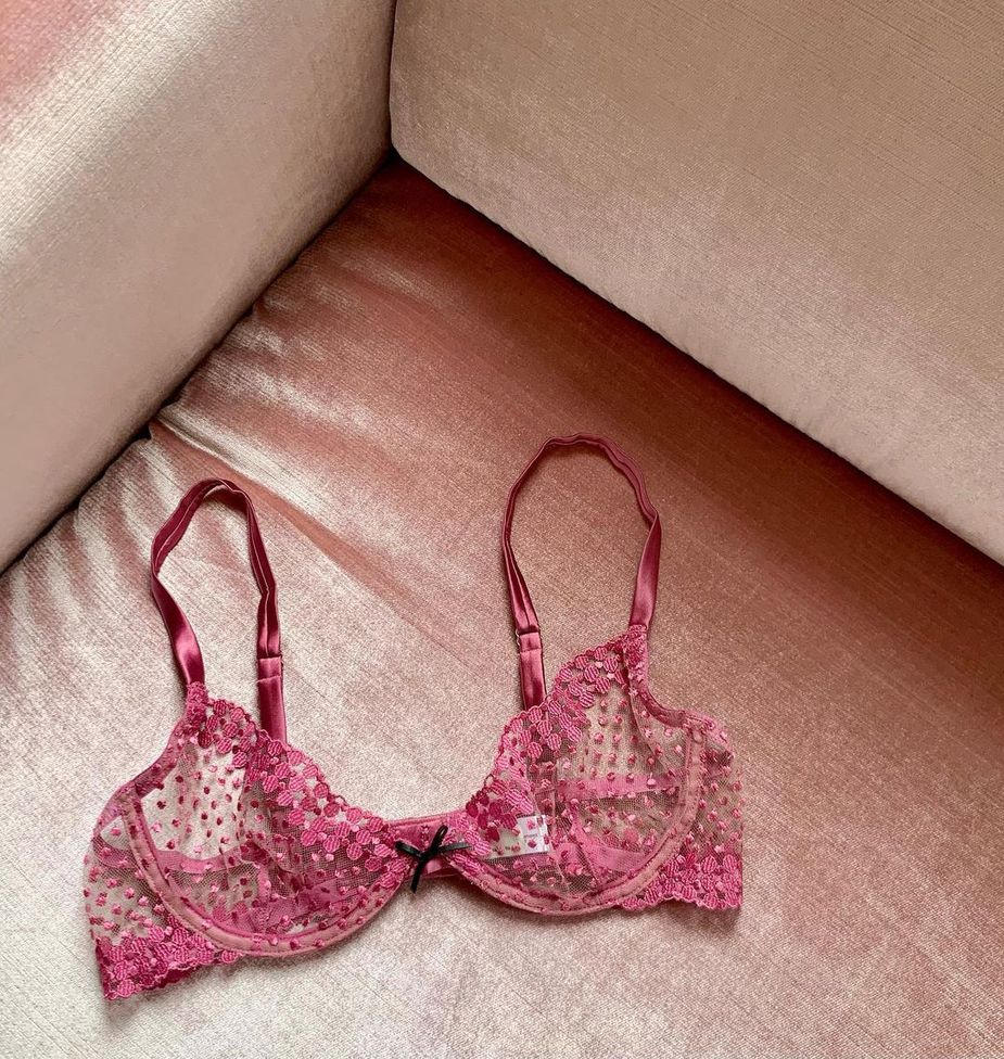 Жіноча білизна яскравого кольору — тренд 2021