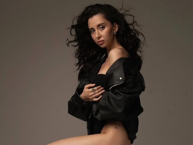 На відому блогерку подали до суду за фото оголених сідниць на сторінці її бренду