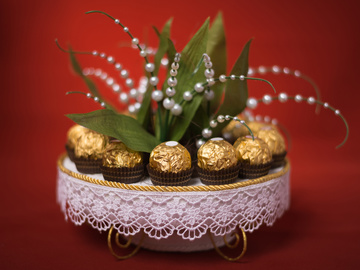 Сладкие и оригинальные подарки на День Валентина - букеты из конфет