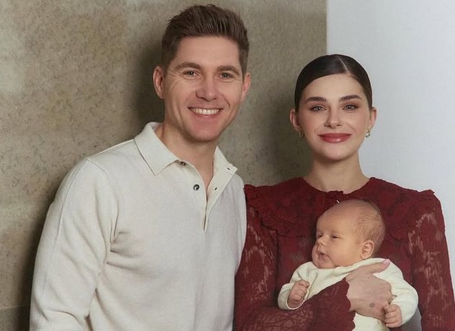 «Добре, що не відморозилася»: дружина Остапчука с гумором привітала його з річницею весілля