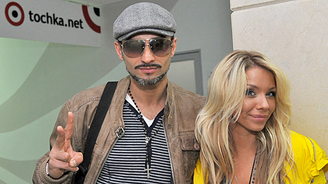 Девушка Блонда и Kishe