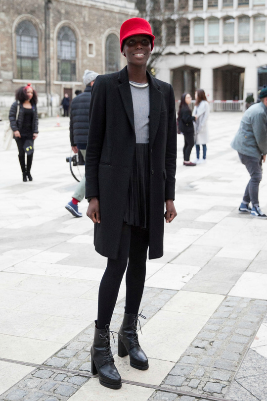 Тиждень моди в Лондоні: ч/б street style