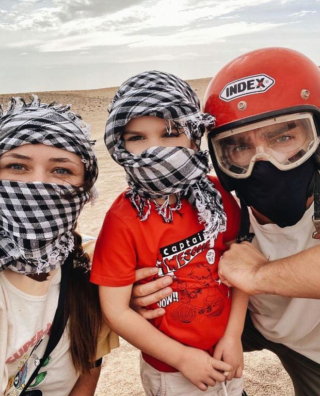 Юлия Санина с семьей