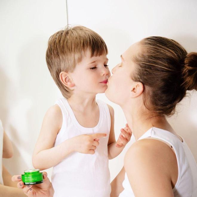 Алла Костромічова з сином Сальваторе