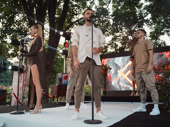 Киевская Точка G: On I Ona впервые создали иммерсивное шоу в ботсаду