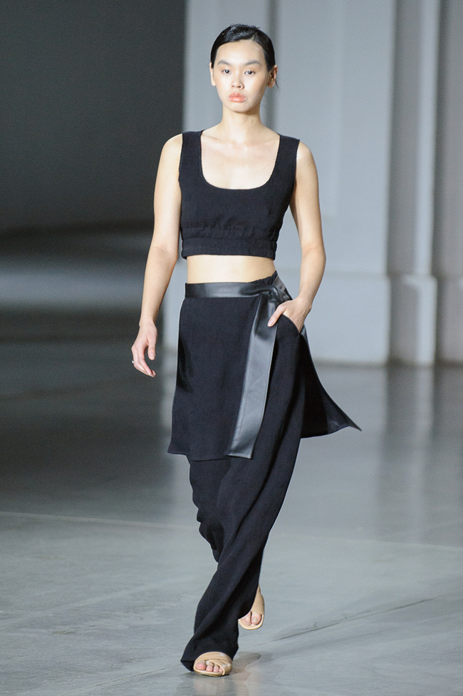 Показ VOROZHBYT & ZEMSKOVA на Ukrainian Fashion Week noseason sept 2021