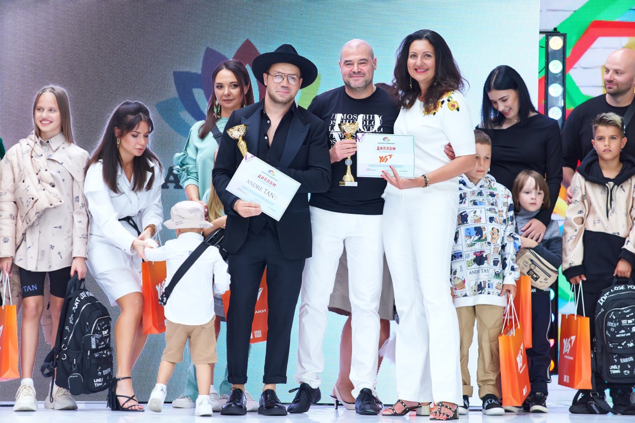 Показ коллекции YES by Andre TAN