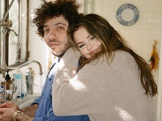 Селена Гомес пояснила, чому на її весіллі з Бенні Бланко не буде торта