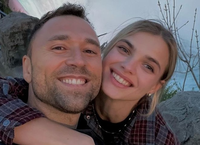 Колишній «Холостяк» Макс Михайлюк повідомив про другу вагітність дружини-моделі