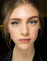 Бьюти-образ моделей с показа Dolce & Gabbana Осень 2015