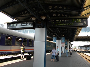 В Україні з табло і залізничних квитків приберуть російську мову