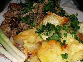 Картофель, запеченный с салом в горшочках Картофель, запеченный с салом в горшочках
