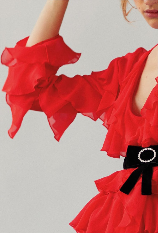 Речі з харизмою: жіночність і театральність в новій колекції Marianna Senchina Spring Summer 2019