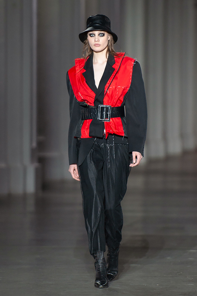 POSTUSHNA Re-Fashion for DHL