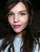 Как визуально увеличить глаза в нюдовом макияже