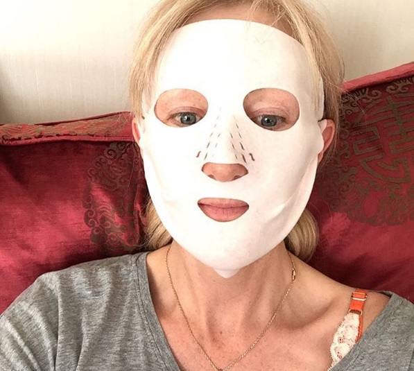 Суха маска для шкіри обличчя