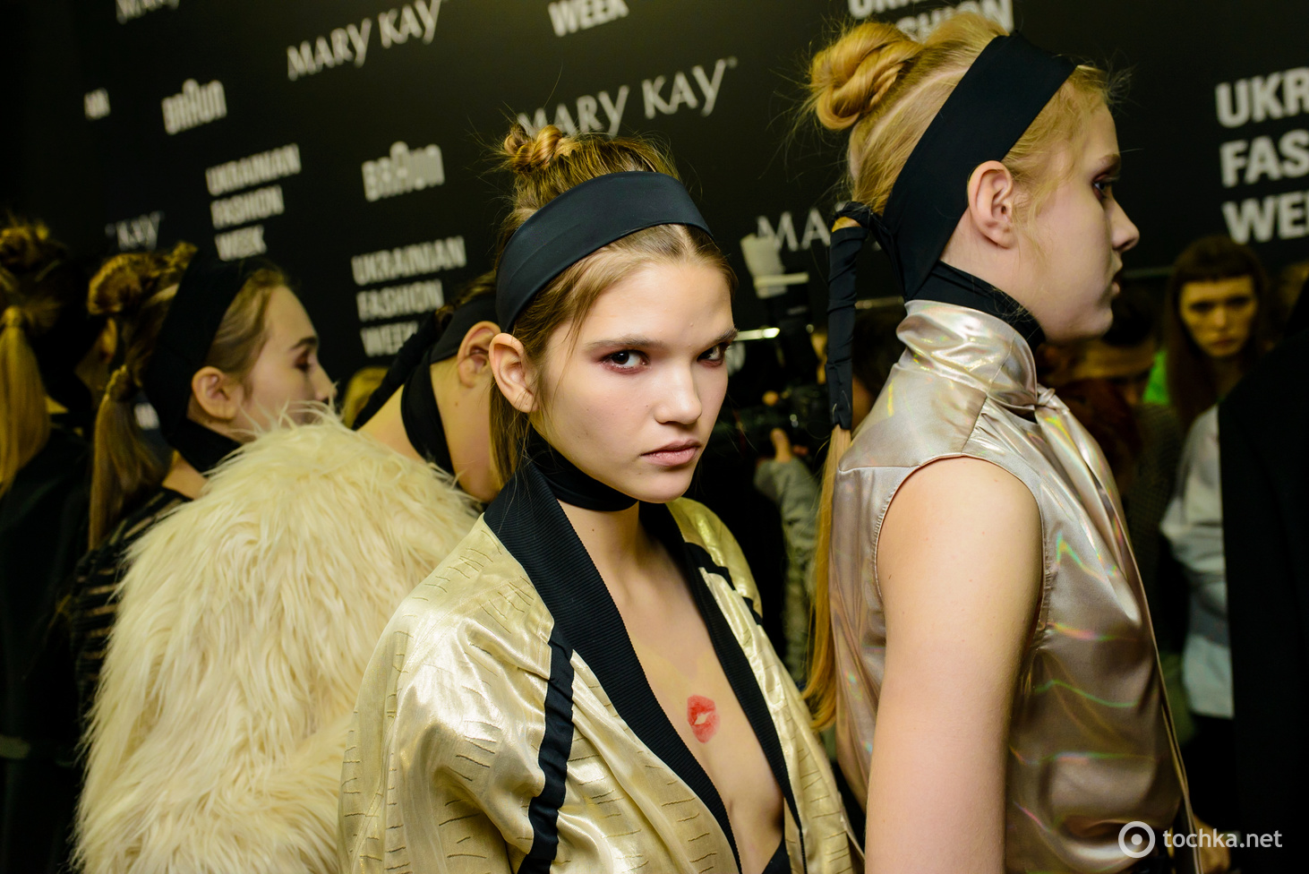 Backstage первого дня UFW FW 19-20