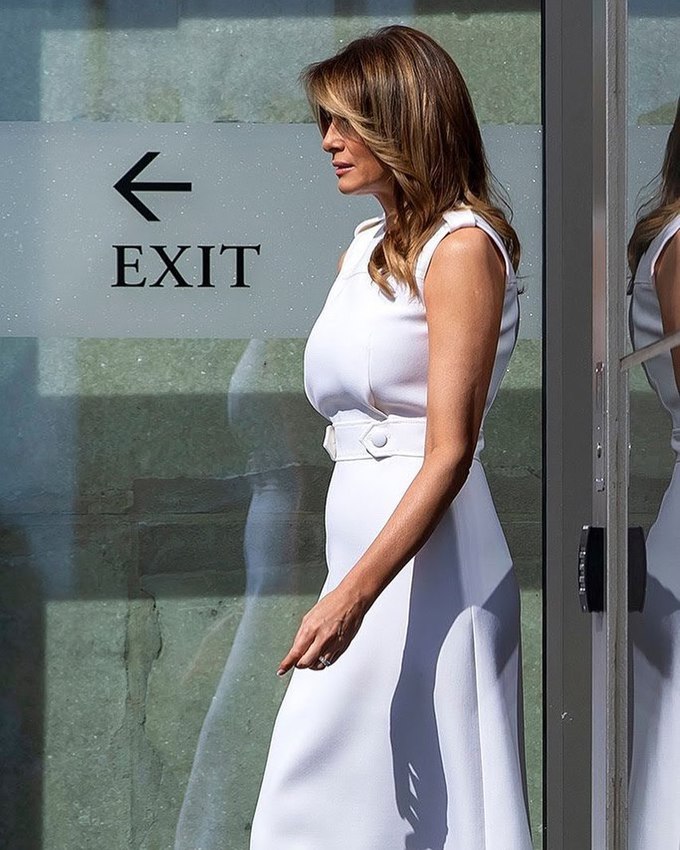 Мелания Трамп в платье Prada