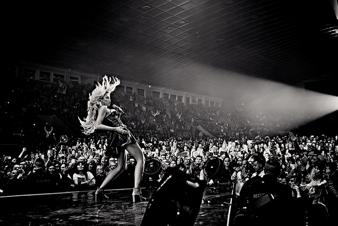 Оля Полякова и ее шоу "Королева ночи"