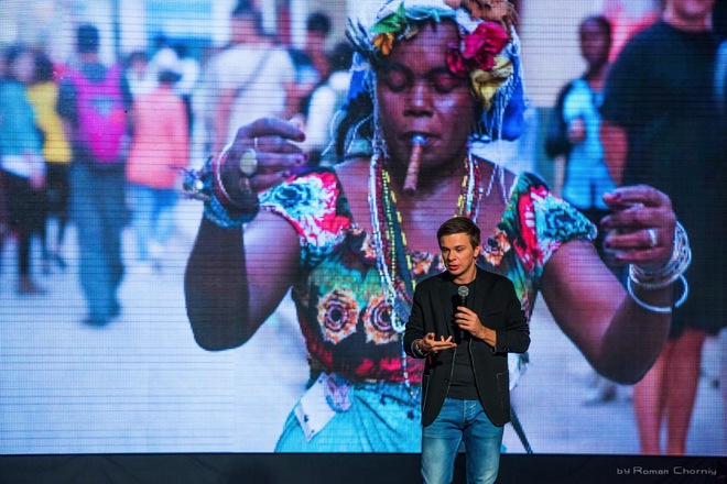 Дмитрий Комаров